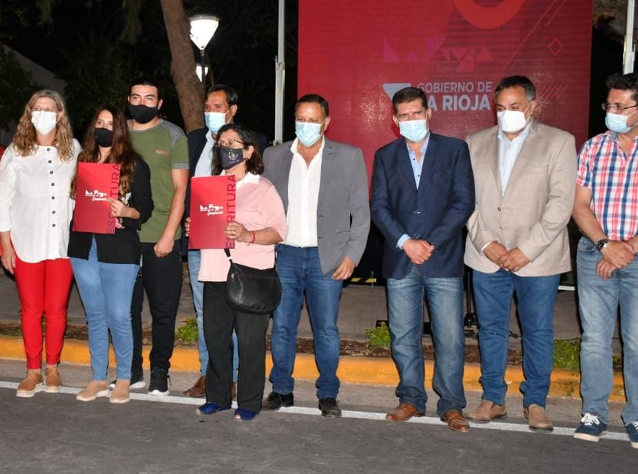 90 familias cuentan con la escritura de su terreno en San Blas de Los Sauces